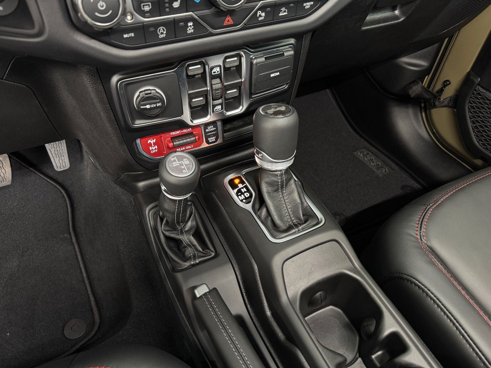 Fahrzeugabbildung Jeep Wrangler Rubicon X 3,6 V6 MY26 WARN Seilwinde