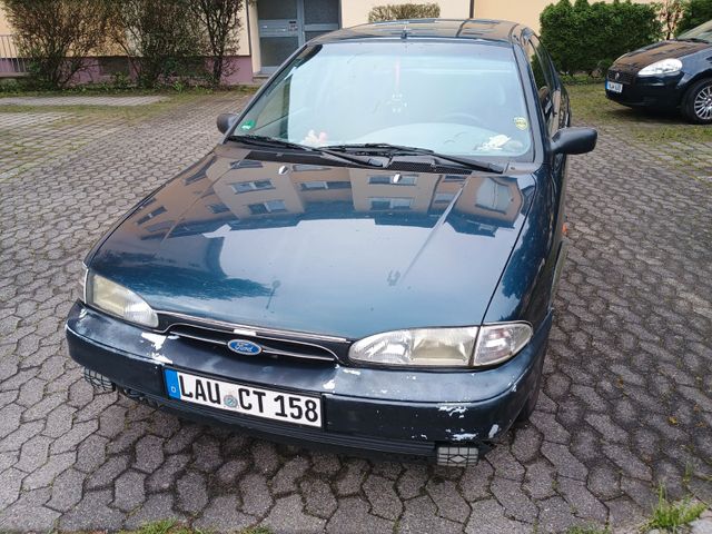 Ford Mondeo 1.8 16V GLX GLX