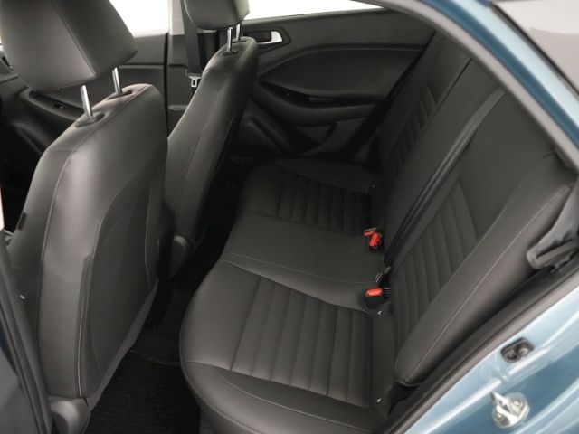 i20 STYLE DCT+NAVI+RÜCKFAHRKAMERA+SITZ-/LENKRADH