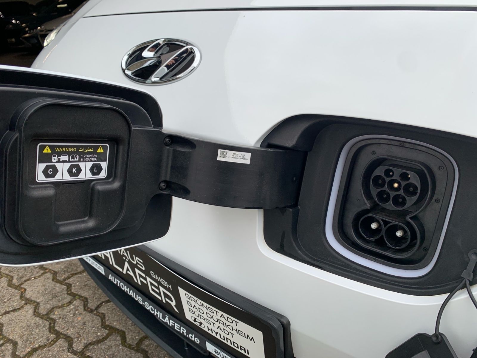 Fahrzeugabbildung Hyundai KONA Select Elektro 11 kW OBC Sitzheizung