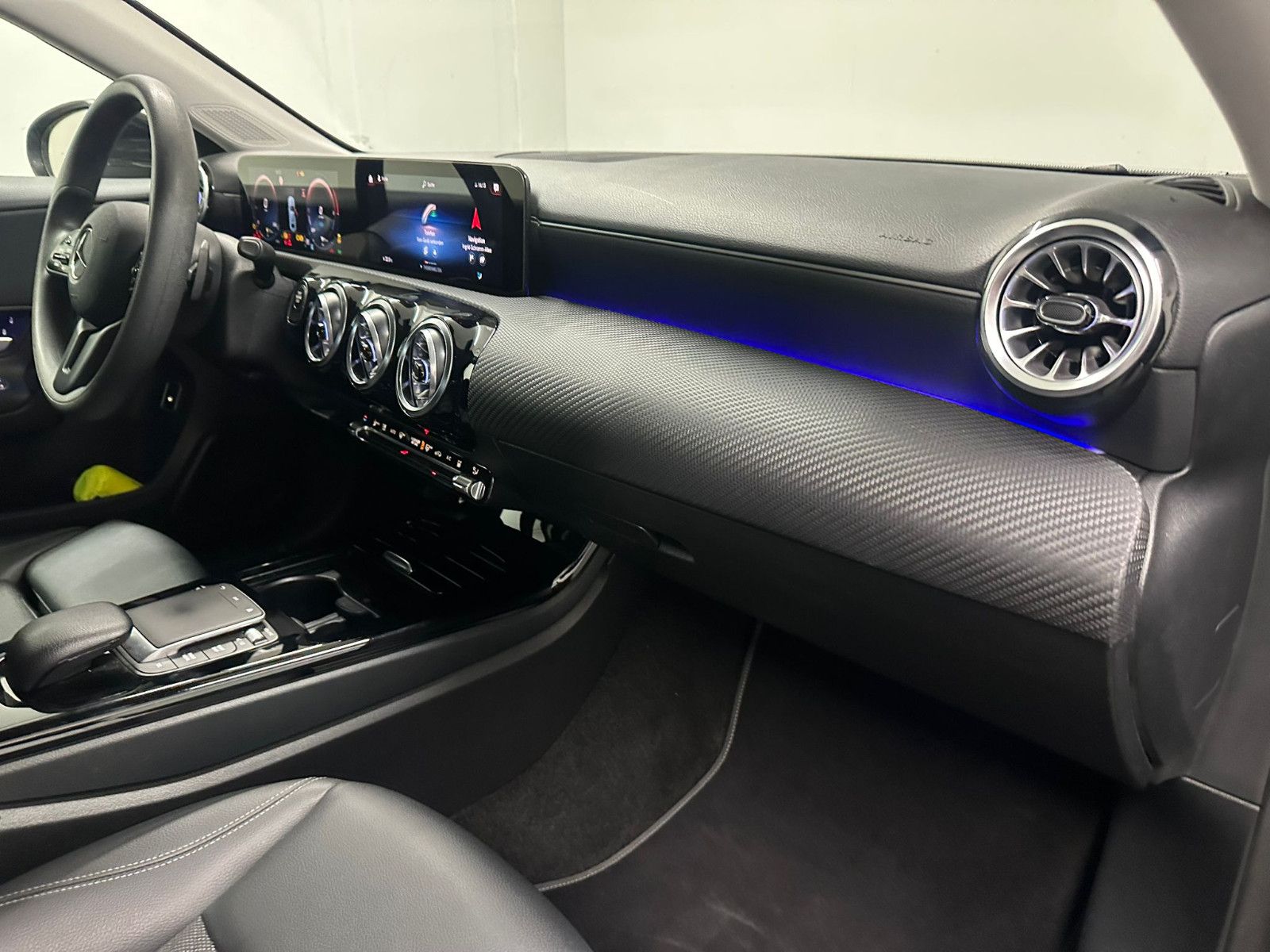 Fahrzeugabbildung Mercedes-Benz A 250 e DCT*STYLE*KAMERA*PDC*NAVI*AMBIL*LED