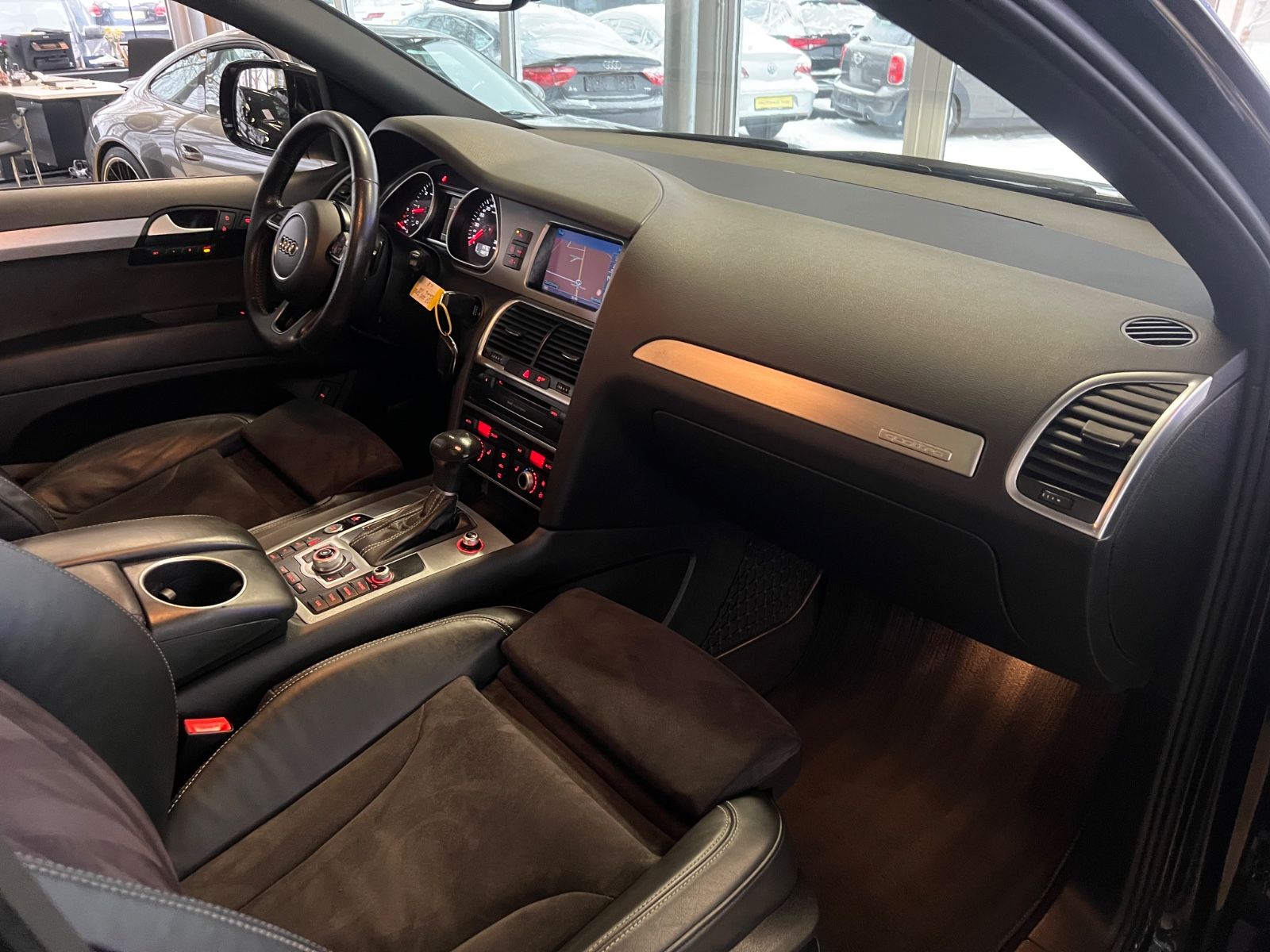 Fahrzeugabbildung Audi Q7 3.0 TDI quattro S line V12 Paket * 7.SITZER *