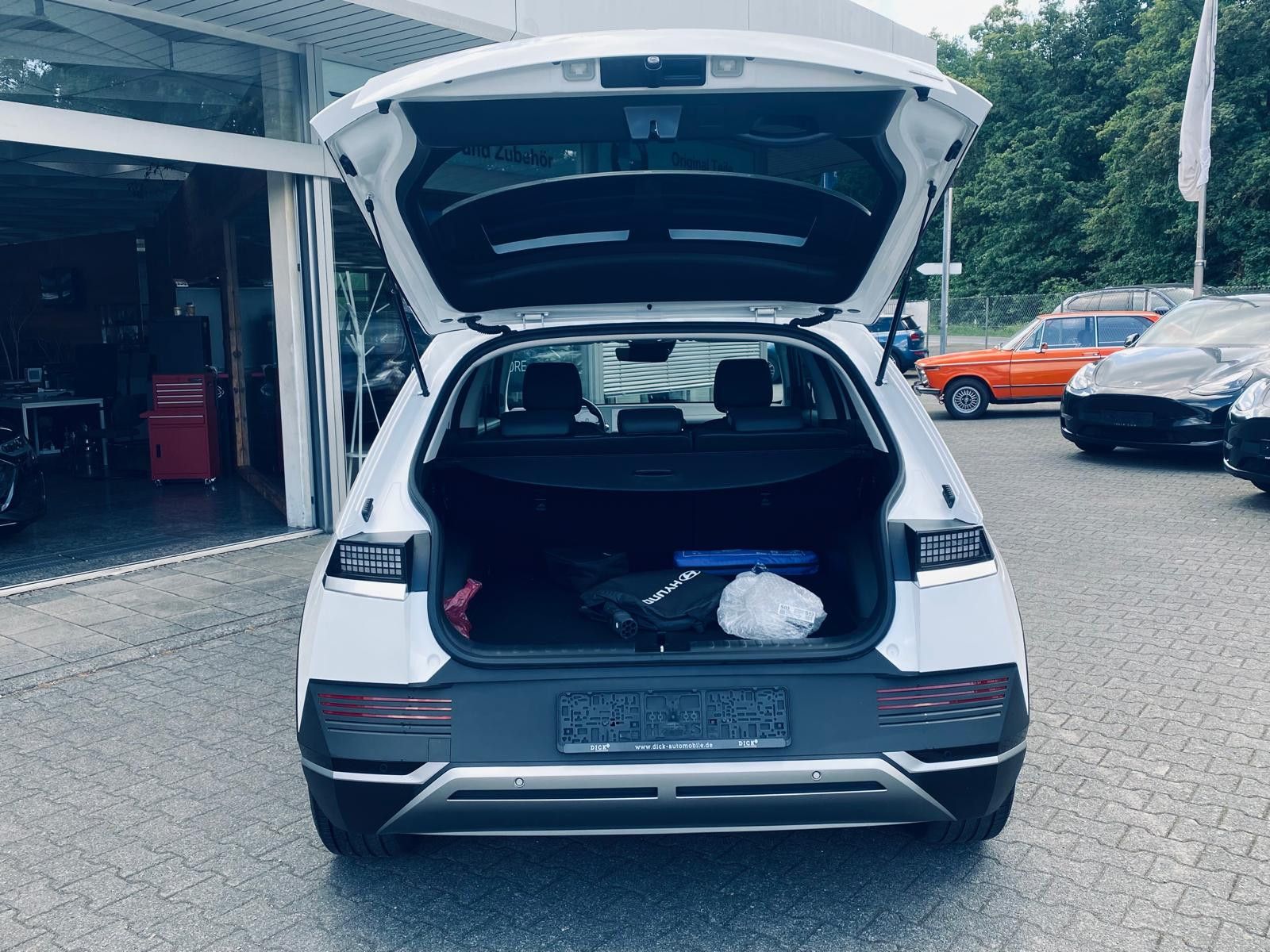 Fahrzeugabbildung Hyundai Ioniq 5 Techniq 4WD WERG.+NAVI+LED+SHZ+KAM+ACC+
