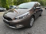 Kia cee'd / Ceed 1.6 Benzin Lim. *TÜV neu - gebrauchte Kia cee'd / Ceed aus dem Jahr 2013