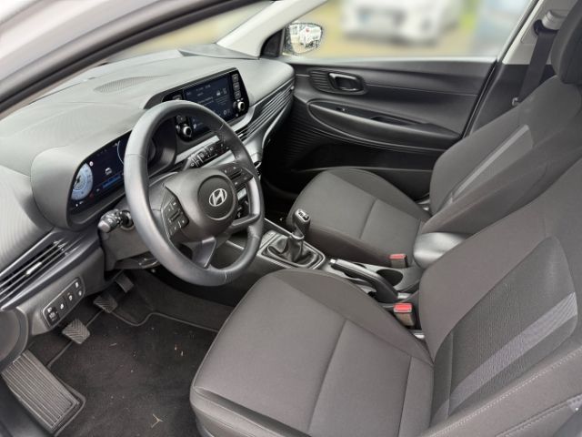 Fahrzeugabbildung Hyundai i20 Advanced 1.0 T-GDI +CARPLAY+TEMPOMAT+SHZ+RFK