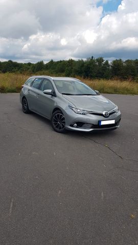 Toyota Auris Touring Sports 