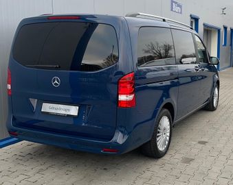 Mercedes V 220 - 7