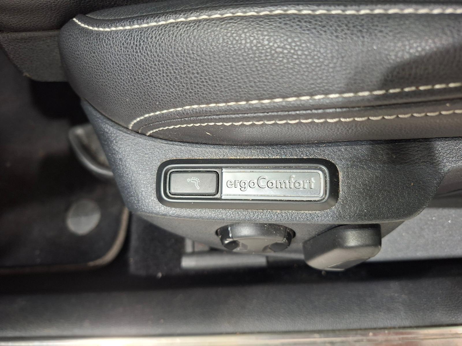Volkswagen Passat 1.5 TSI DSG R-line ACC LED Pano L, миниатюра 5
