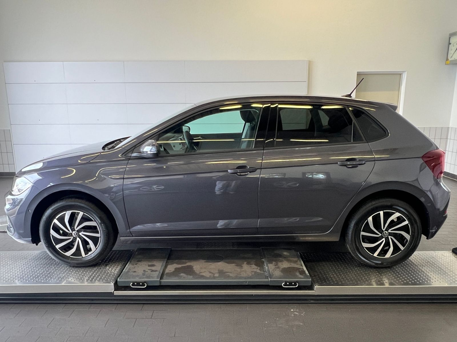 Fahrzeugabbildung Volkswagen Polo Life 1.0 TSI *LED,ACC,Ready2Discover,Kamera
