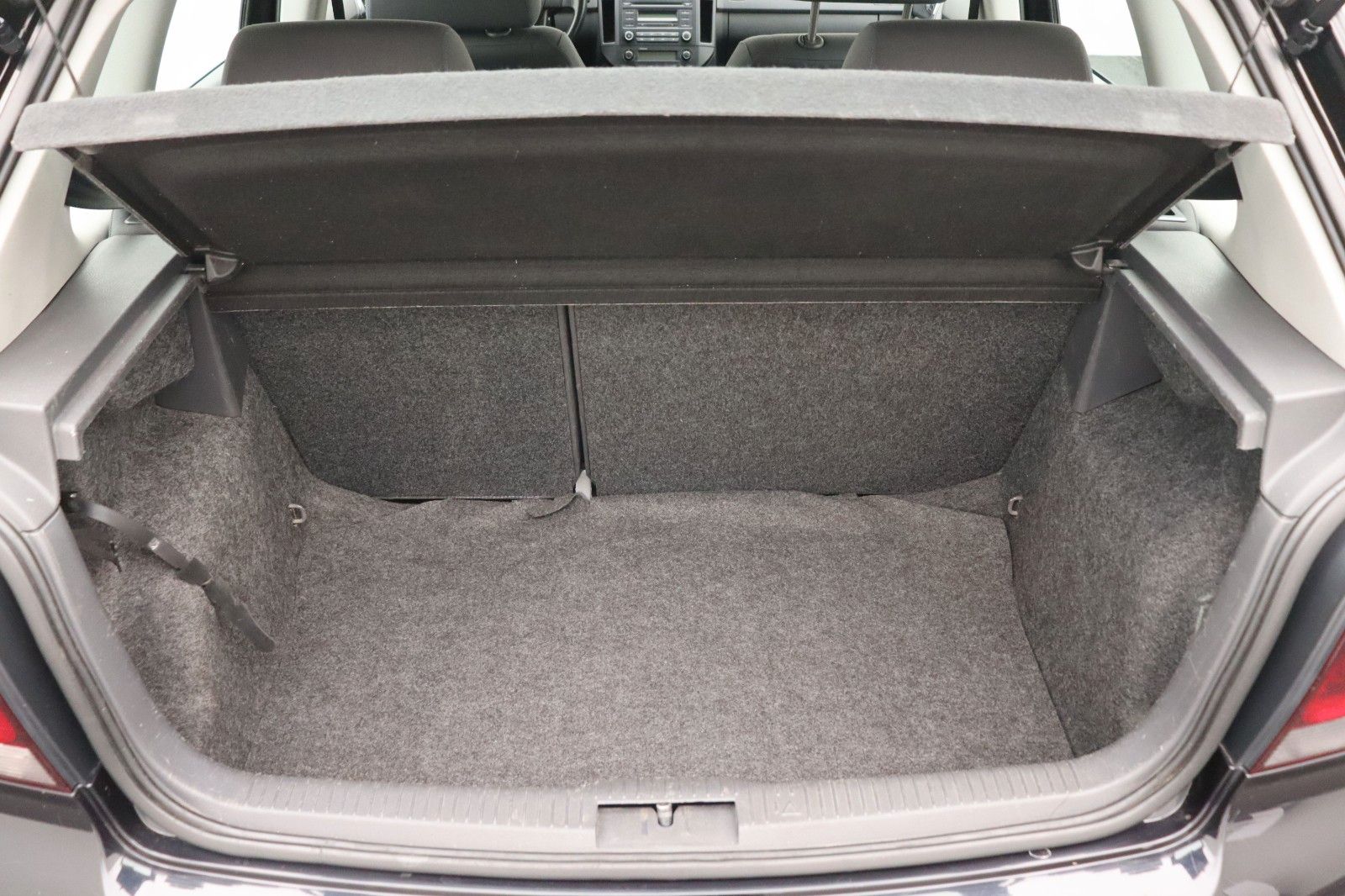 Fahrzeugabbildung Volkswagen Polo IV 1.4 Tour AUTOMATIK AHK KLIMA SHZ