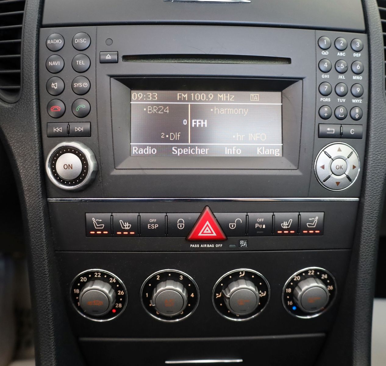 Fahrzeugabbildung Mercedes-Benz SLK 200 Kompressor Roadster Leder,Navi,Airscarf
