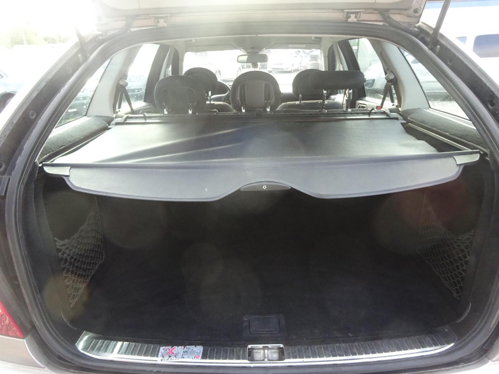 Mercedes-Benz C220 2005 — photo 10