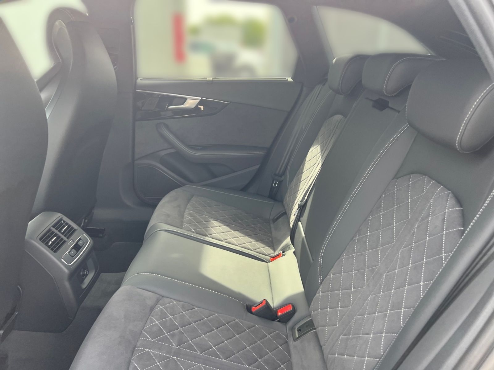 Audi A4 Avant 40 TFSI quattro S tronic S line Virtual foto 10