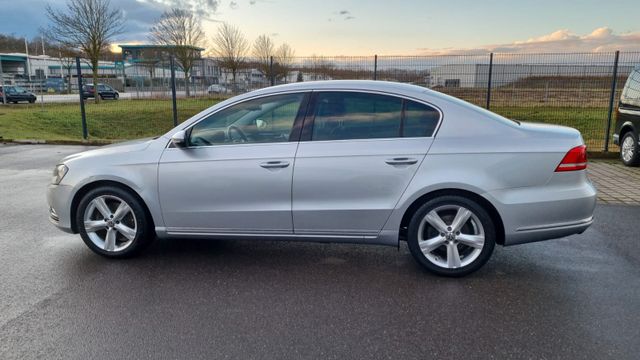 Volkswagen PASSAT 2.0 TDI HIGHLINE SPORTPAKET LEDER NAVI