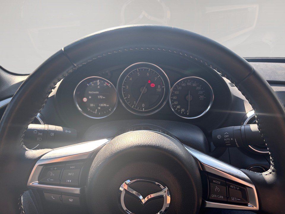 Fahrzeugabbildung Mazda MX-5 2RF 1.5i 132PS EXCLUSIVE-LINE DRAS