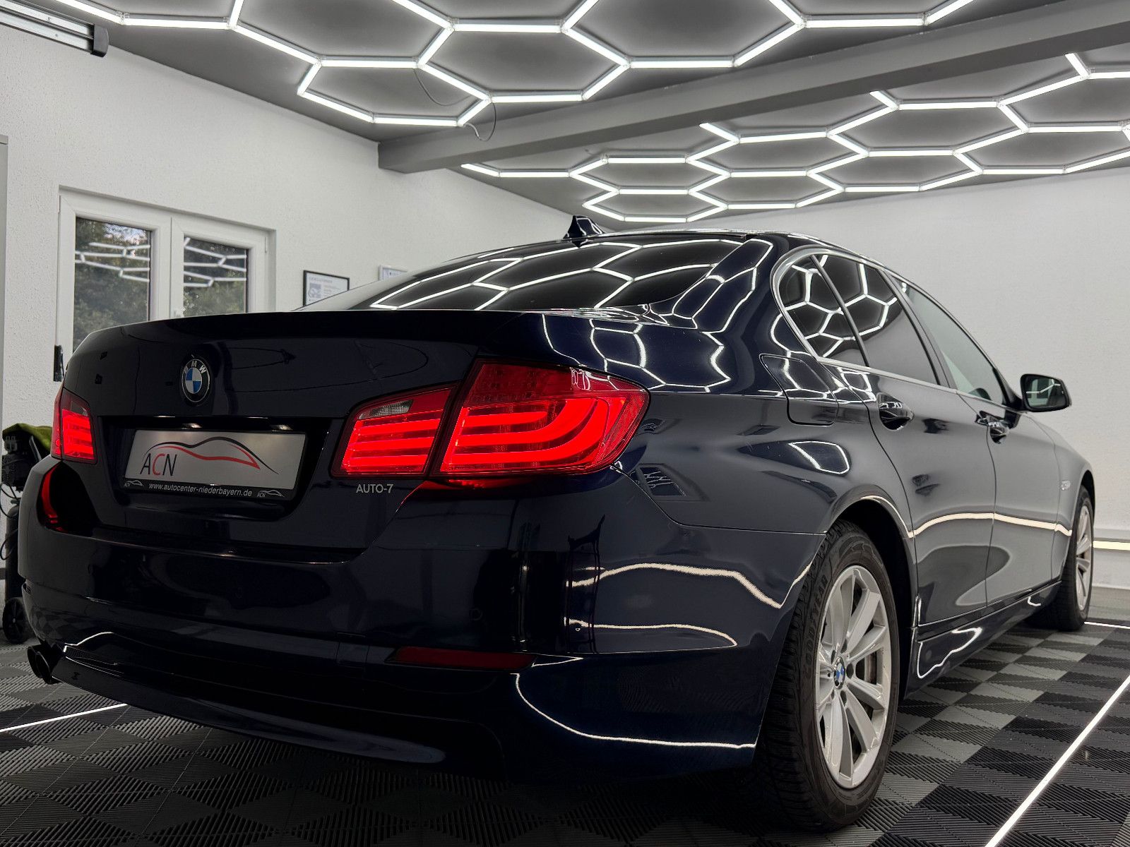 Fahrzeugabbildung BMW 520 d Lim. Aut./elektr. SITZ/NAVI/ ProfBi-XENON/