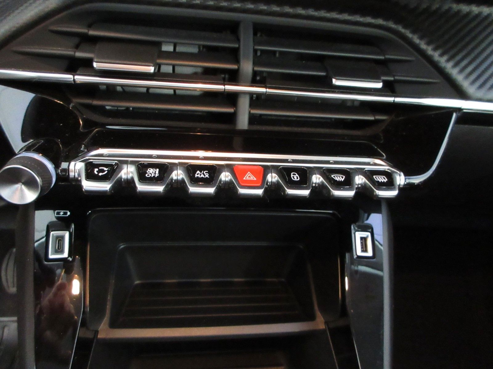 Fahrzeugabbildung Peugeot 208 Active Pack 1.2T LED/NAVI/PDC/ALU/TEMPOMAT