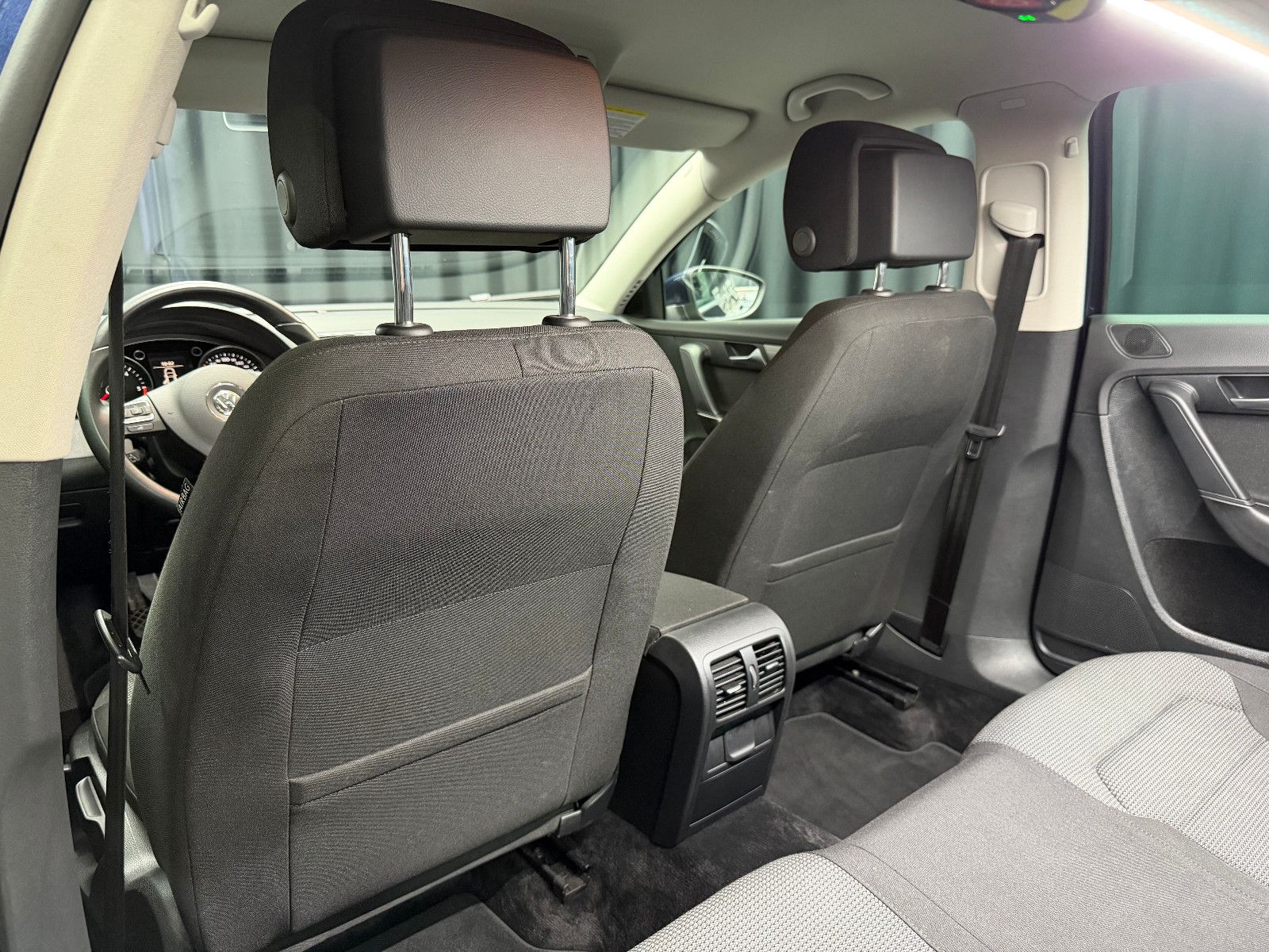 Fahrzeugabbildung Volkswagen Passat Lim. 2.0 TDI Comfortline|PDC|NAVI|AHK