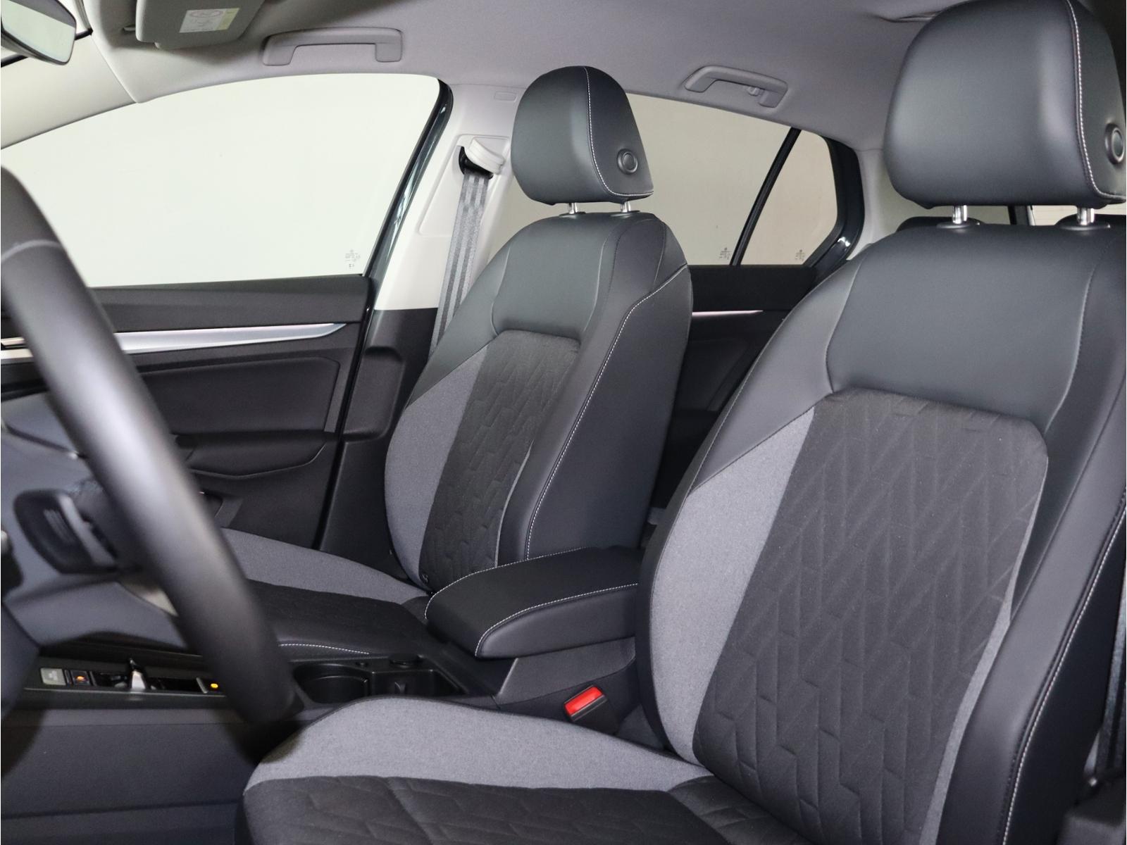 Volkswagen Golf VIII 1.5 eTSI DSG*ACC*AHK*SitzH, миниатюра 10