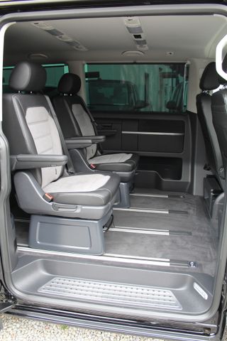 Volkswagen T6.1 Multivan Generation SIX DSG LED ACC AHK