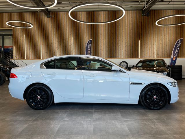 Jaguar XE Pure *NAVI*360°*SZHZ*TEMPO*BI-XENON*PDC*TOUCH