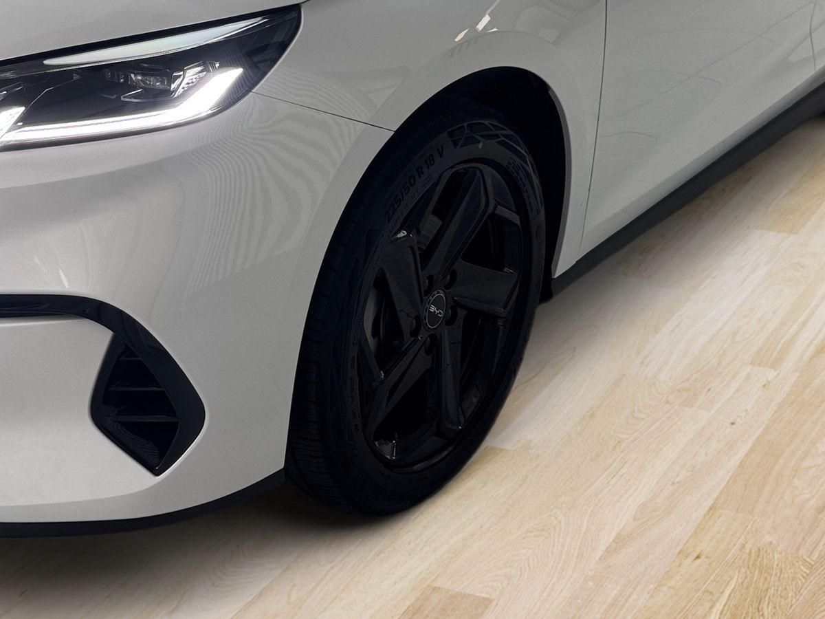 BYD SEAL 6