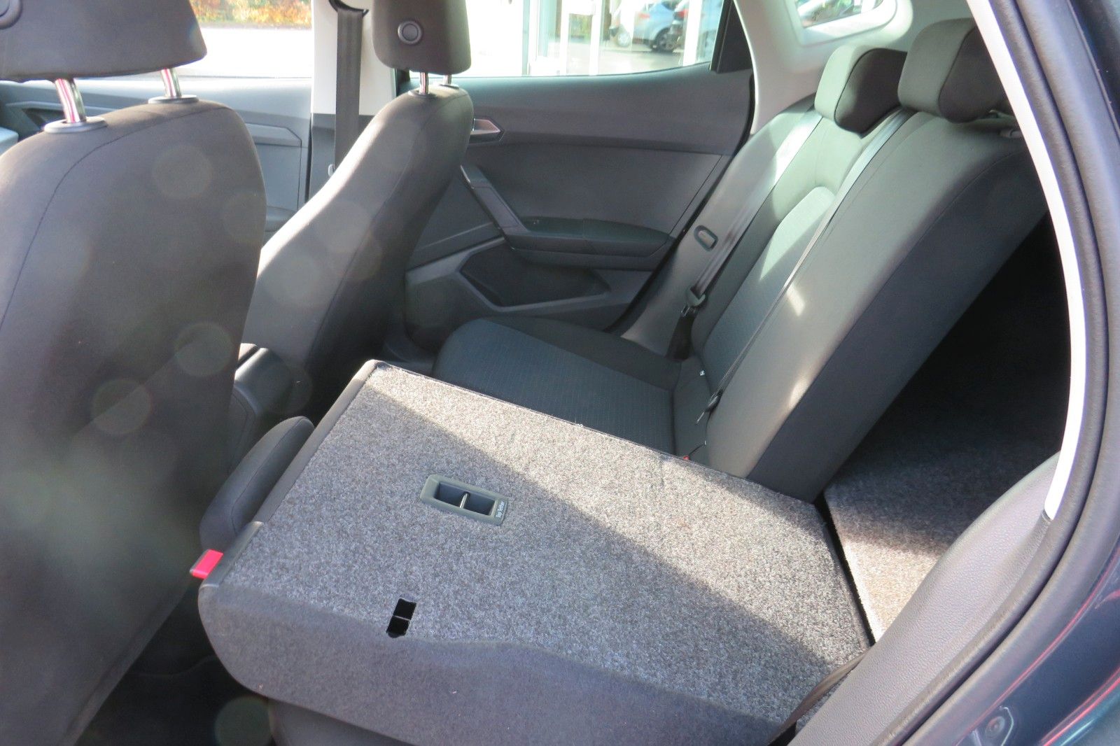 Fahrzeugabbildung SEAT Arona Style DSG GRA KAMERA SITZH. PDC APP-CON 1H
