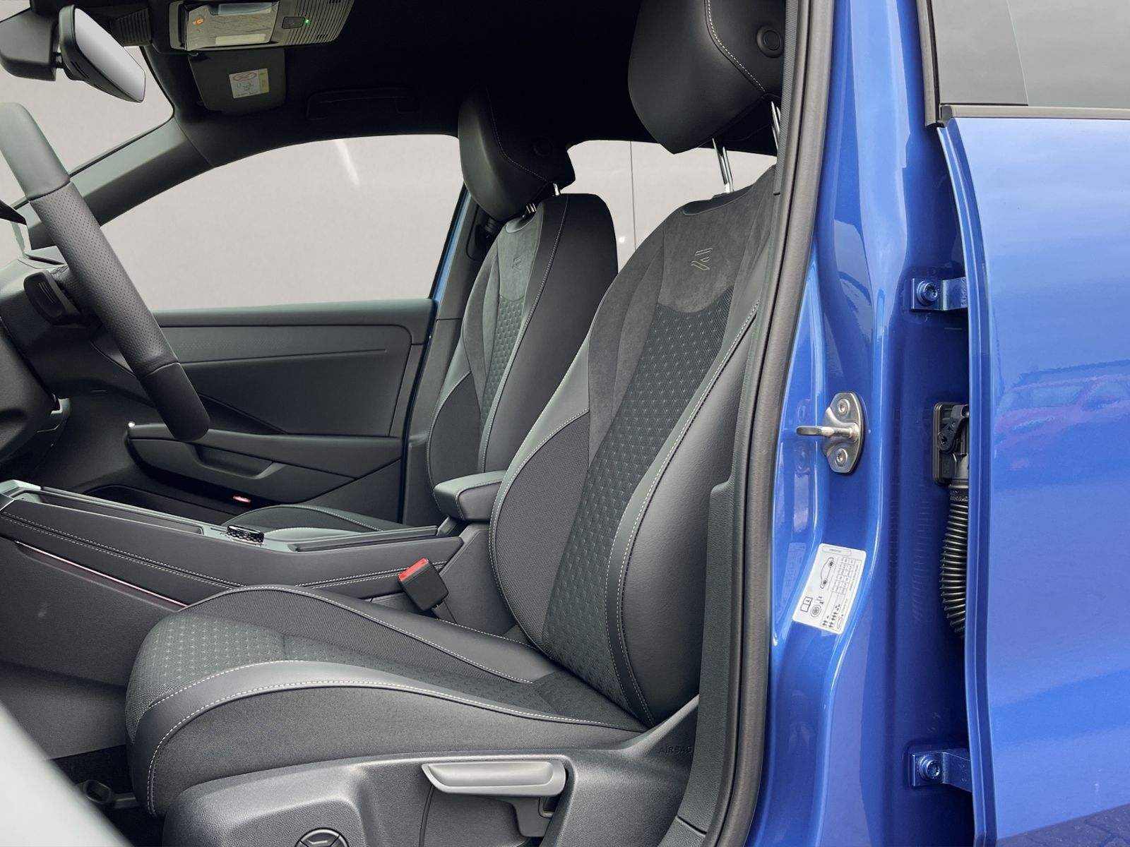 Volkswagen T-Roc - Bild 11