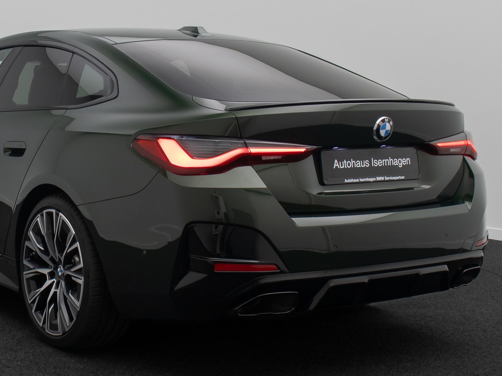 Fahrzeugabbildung BMW M440i xD Gran Coup&eacute; HUD H/K Laser Kamera DAB 20"