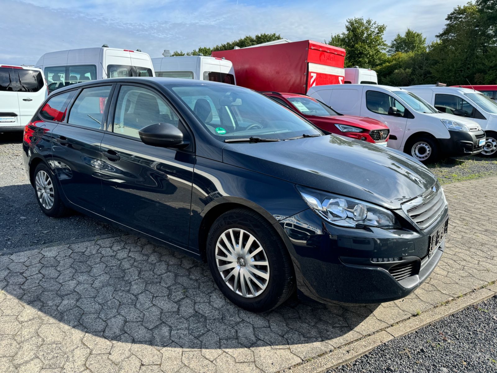 Fahrzeugabbildung Peugeot 308 SW Access