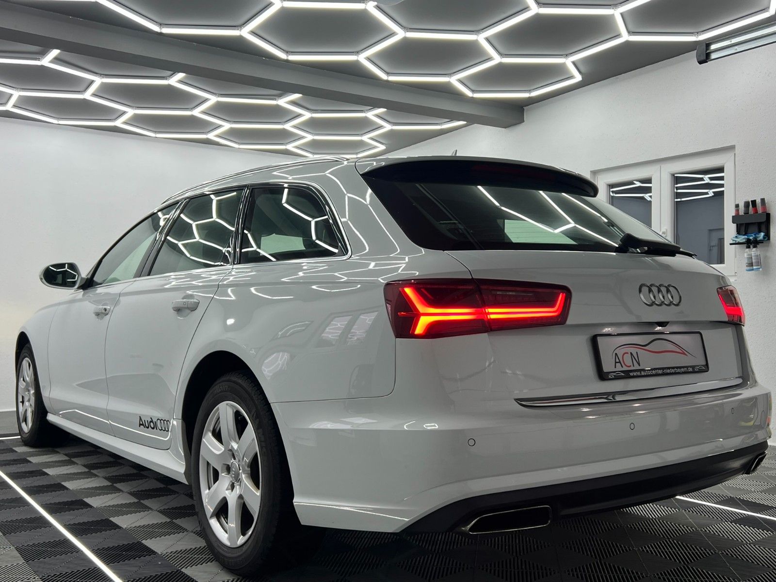 Fahrzeugabbildung Audi A6 Avant 2.0 TDI ultra/NAVI/KAMERA/4-ZONEN/ACC