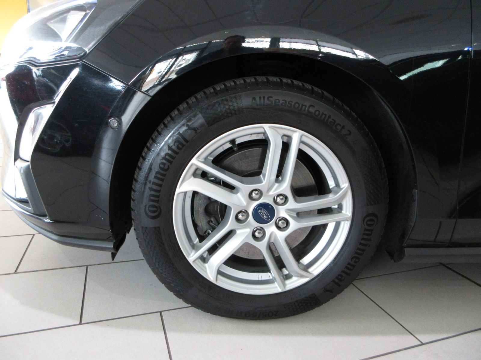 Fahrzeugabbildung Ford Focus Turnier 1.5D Cool & Conn LED/SHZ/LHZ