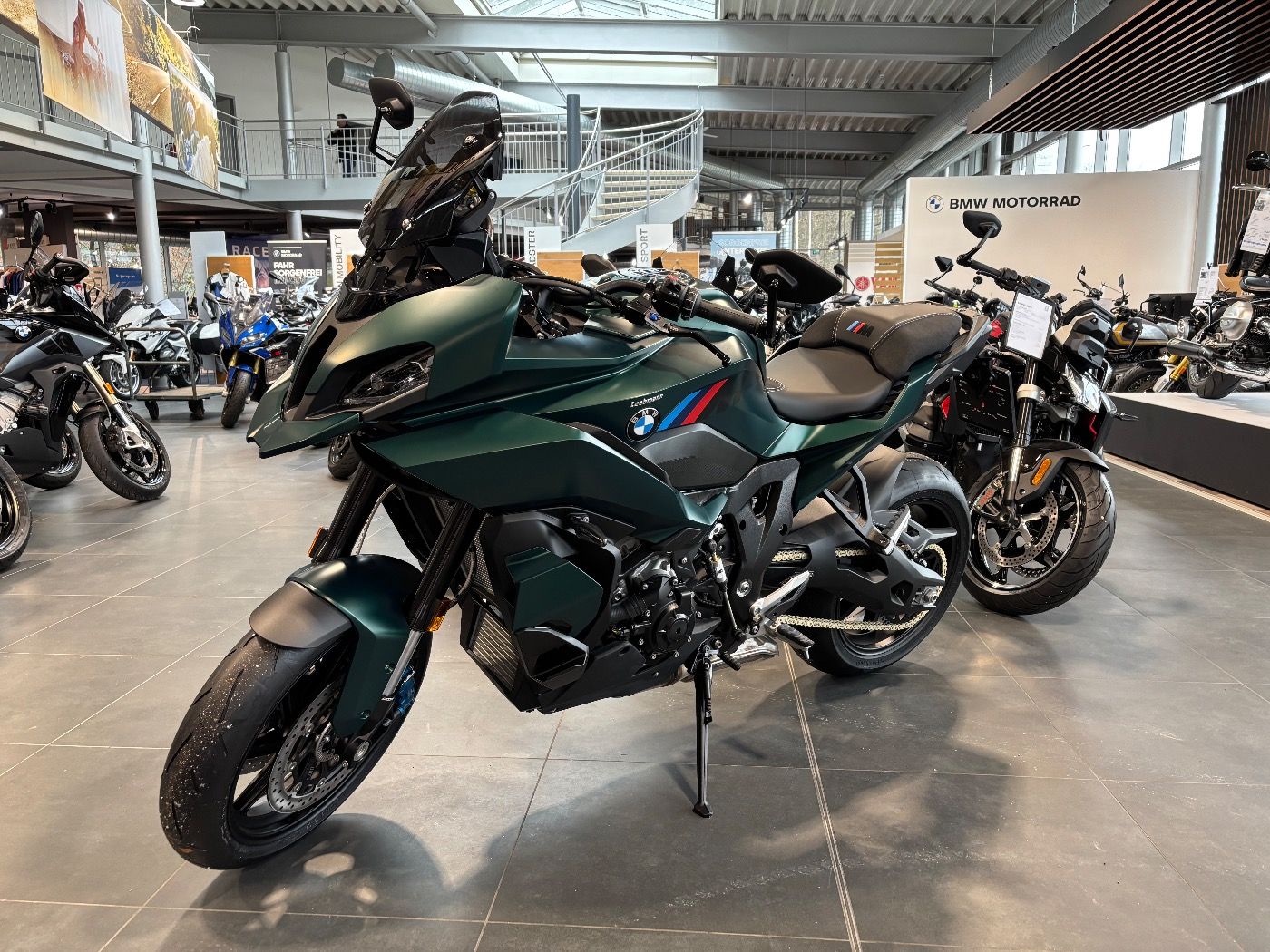 Fahrzeugabbildung BMW M 1000 XR