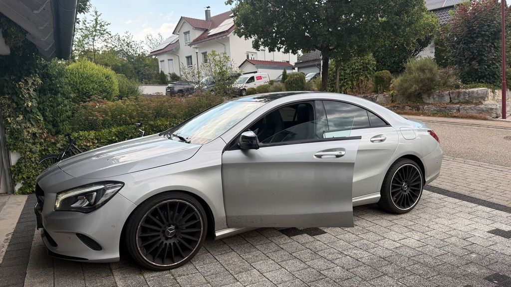 Image of Mercedes-Benz CLA 200