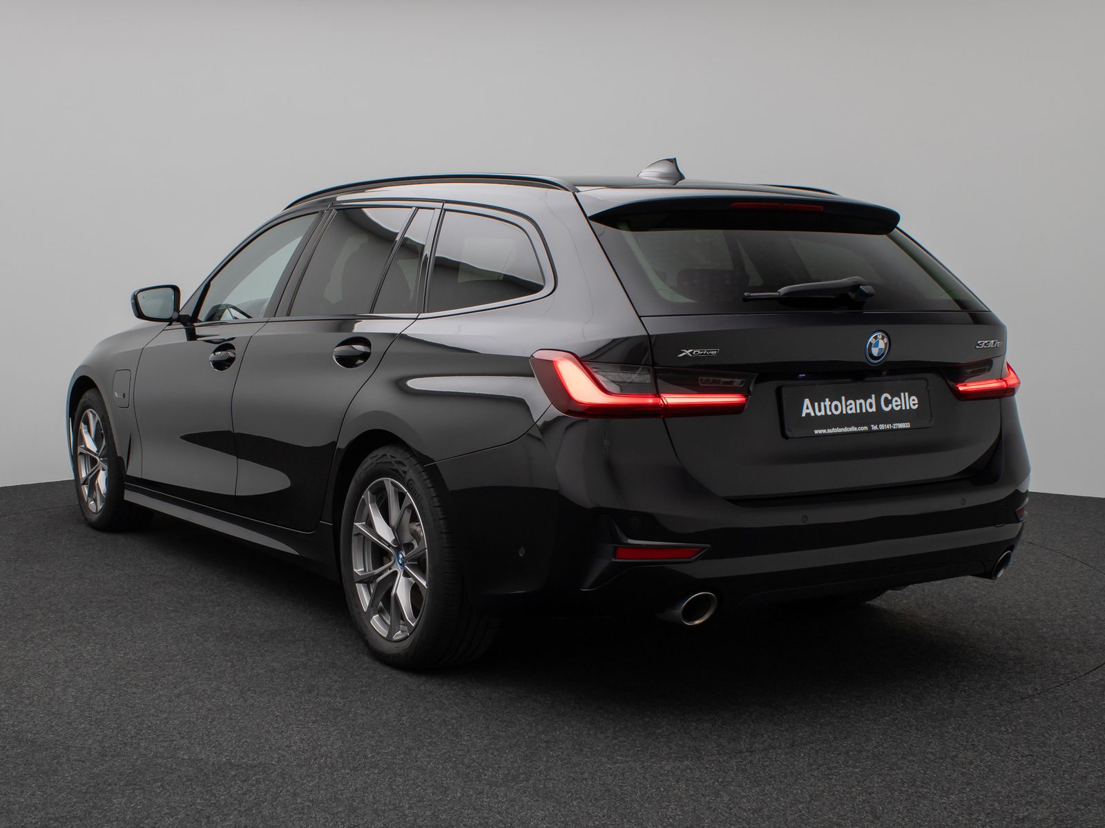 Fahrzeugabbildung BMW 330e xD Sport Line Kamera Laser HUD DAB HiFi AHK