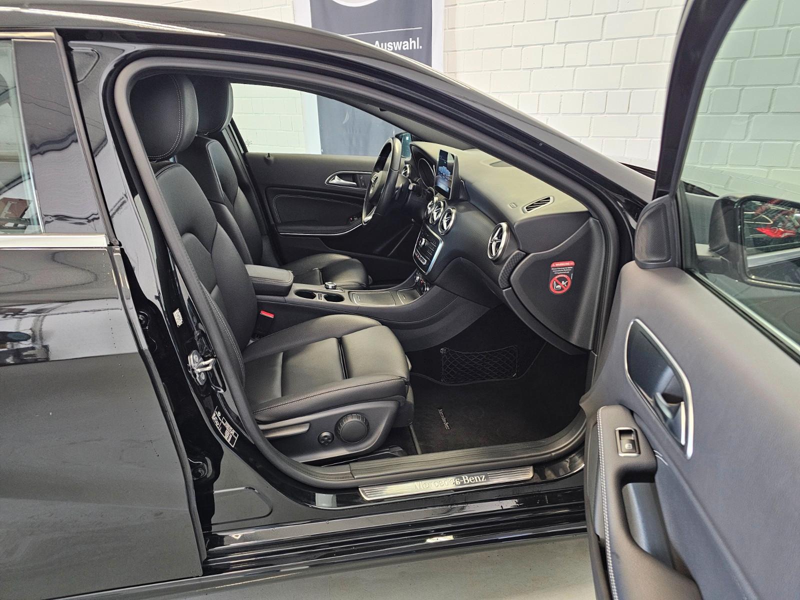 Mercedes-Benz A 250 Urban 4Matic +ACC/LED/Navi/Leder/Klima