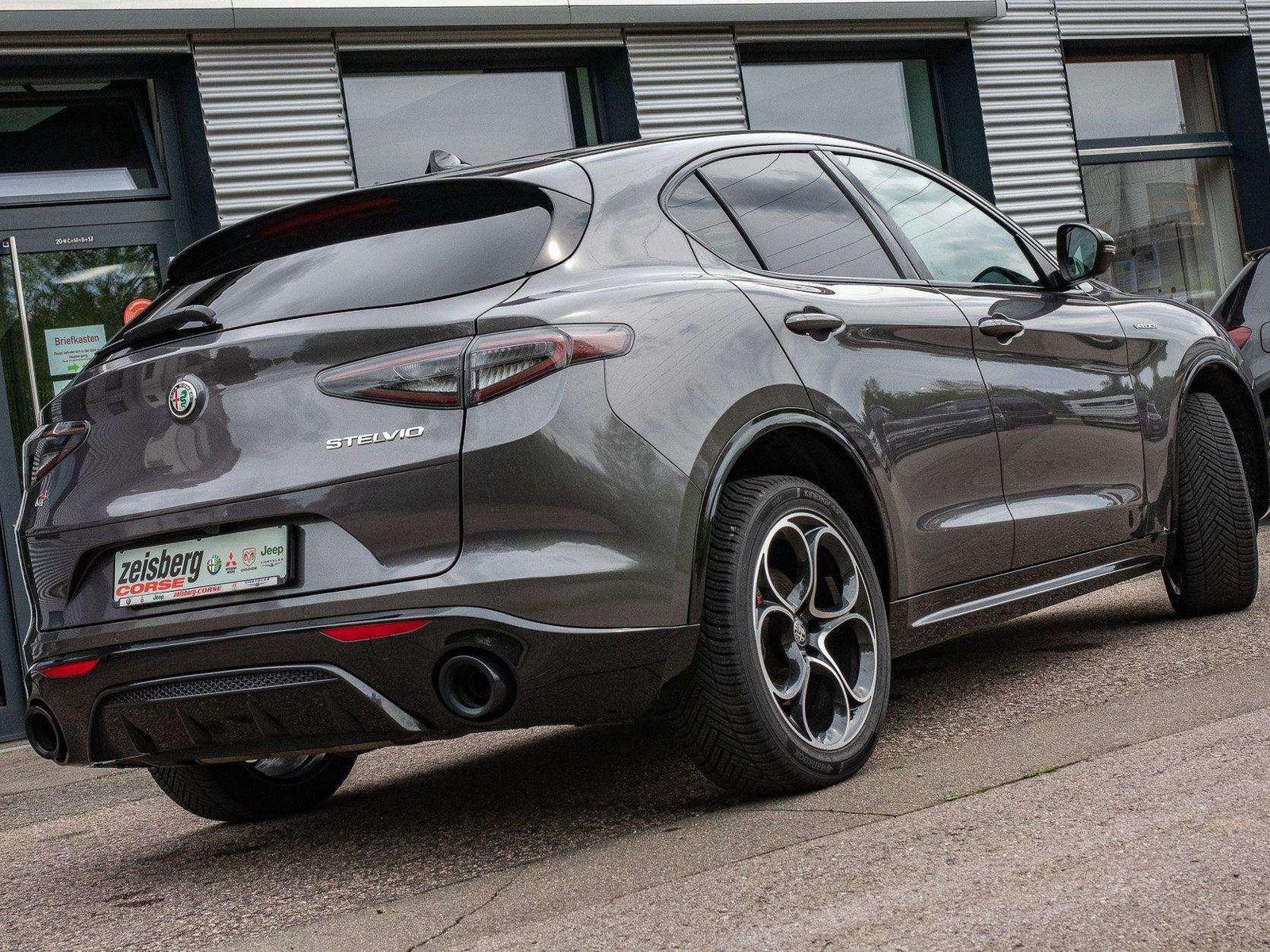 Fahrzeugabbildung Alfa Romeo Stelvio Veloce 2.0 Q4 vom AR Vertragshändler