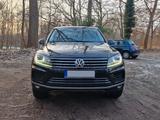 Volkswagen Touareg 3.0 V6 Pano Dynaudio Luftfahrwerk - VW Touareg von privat