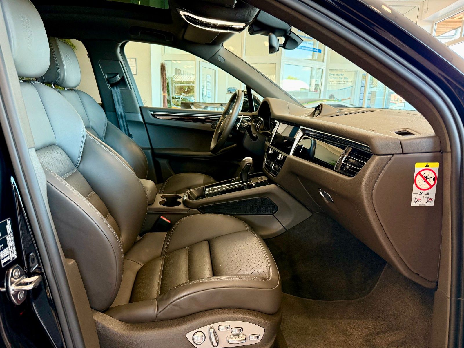Fahrzeugabbildung Porsche Macan S Luftfederung/Sportabgas/Panorama/Keyless