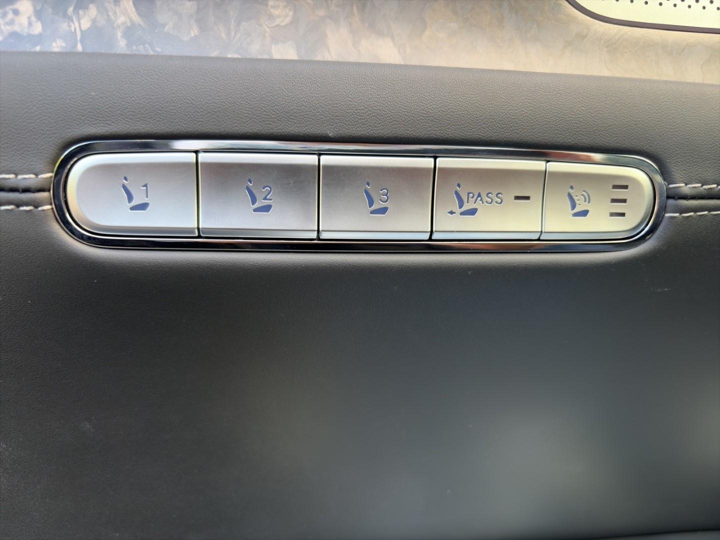 Genesis G90 LUXURY SBW *CAM*LEDER*PANO*CARPLAY*MASSAGE*A