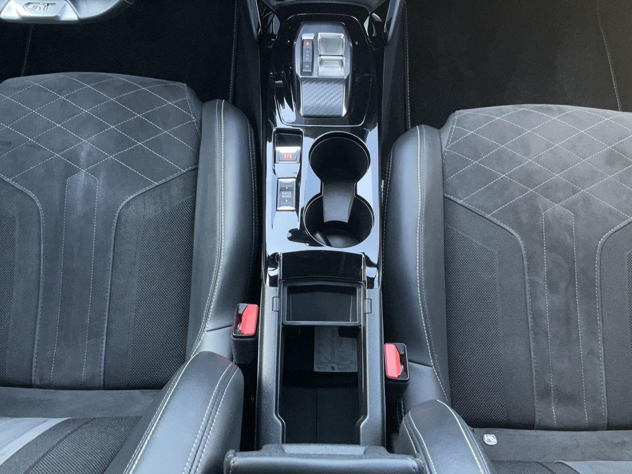 Peugeot 2008 GT Pack Bluetooth Navi LED Klima