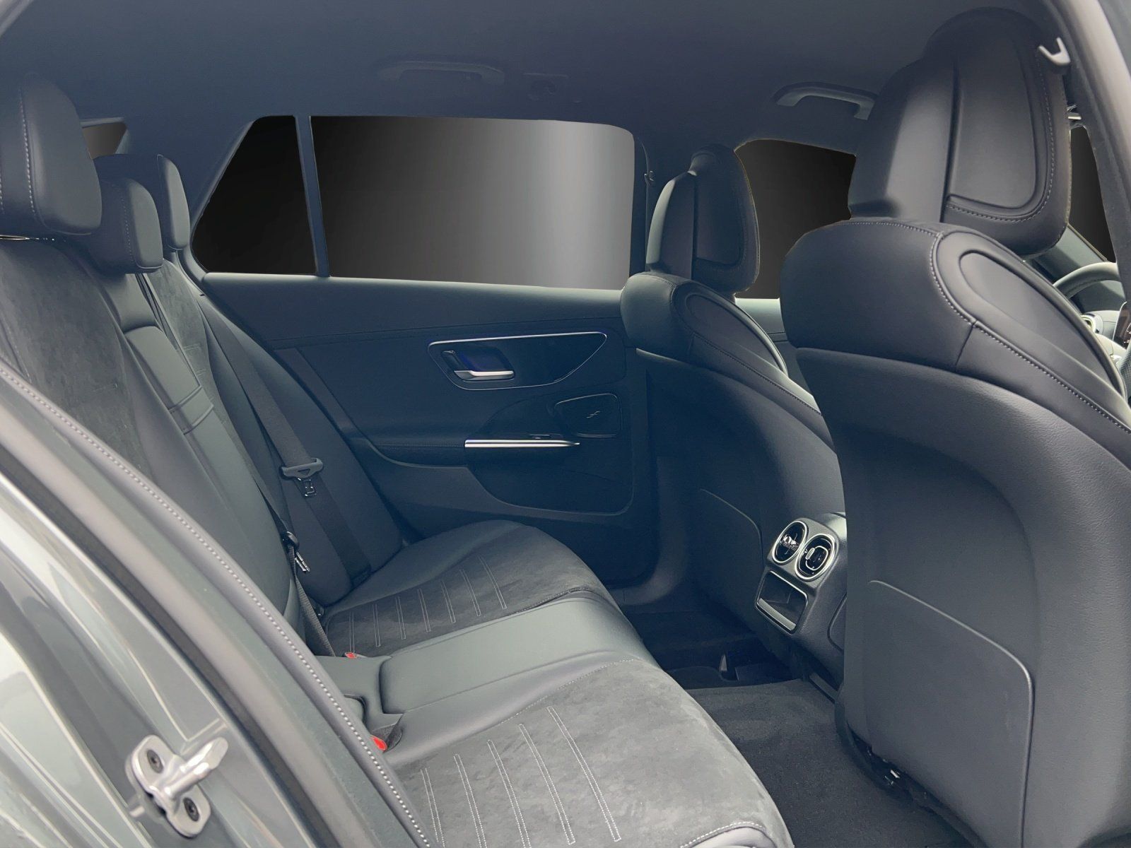 Fahrzeugabbildung Mercedes-Benz C 220 d T+AMG-Line+AHK+DISTRONIC+Kamera+Soundsys