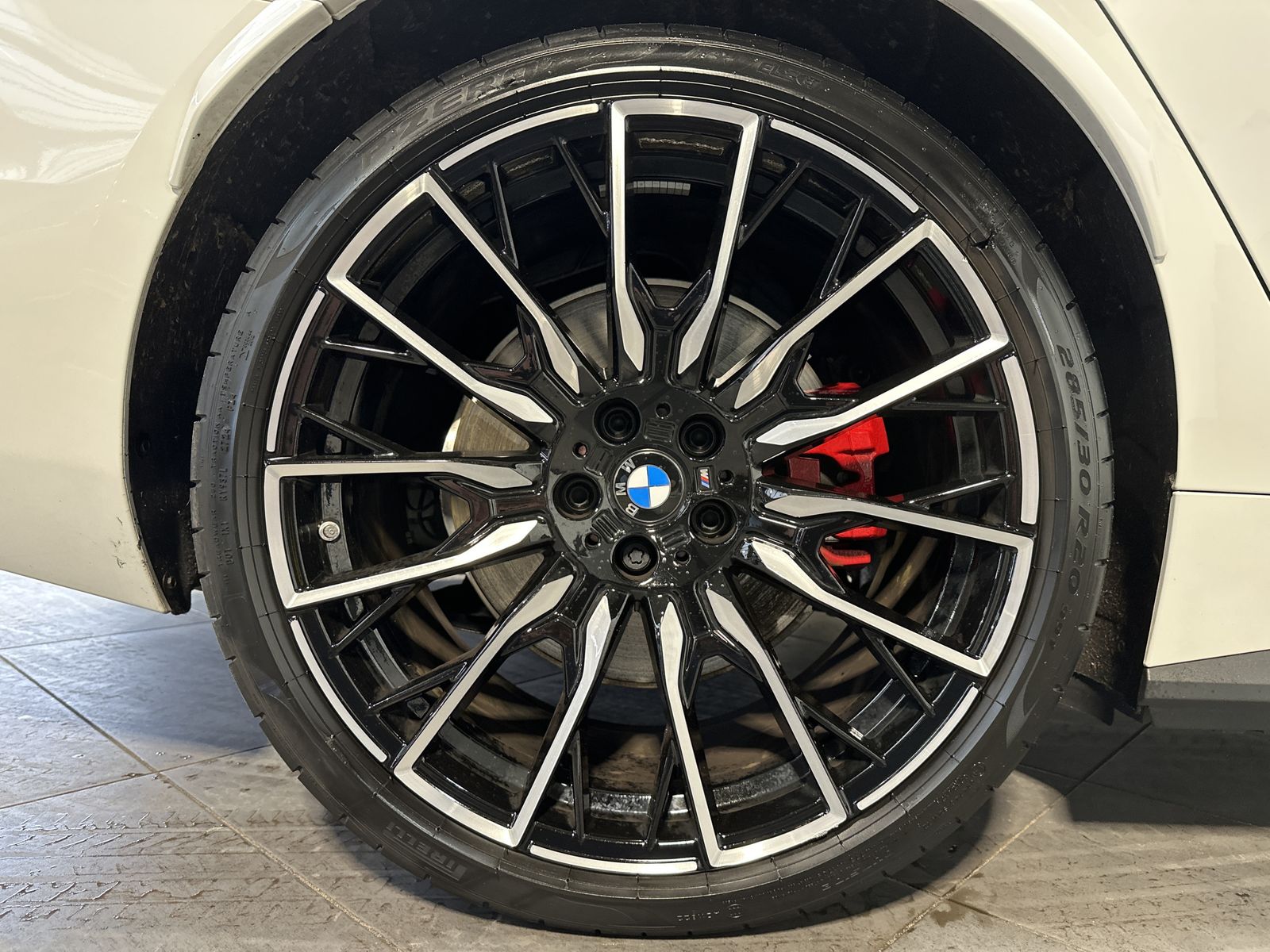 Fahrzeugabbildung BMW i4 M50 xDrive NAV+LEDER+ACC+AHK+360°+H&K+HEAD-UP