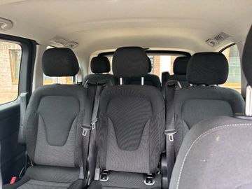Mercedes V 220 - 9