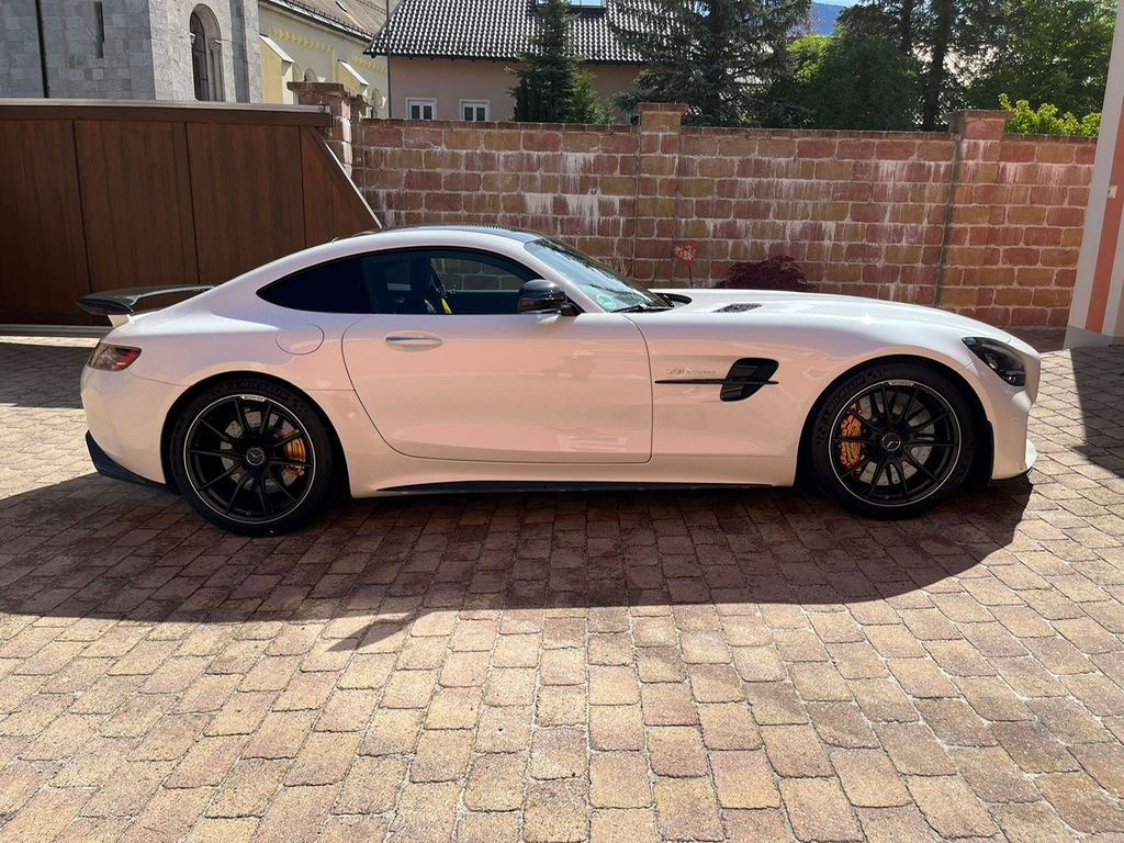 Mercedes-Benz AMG GT R