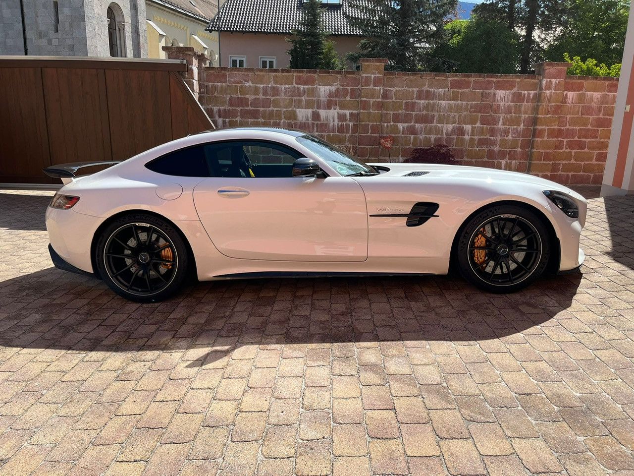 MERCEDES-BENZ AMG GT R Coupe Carbon Keramik *Diamant-Weiß*