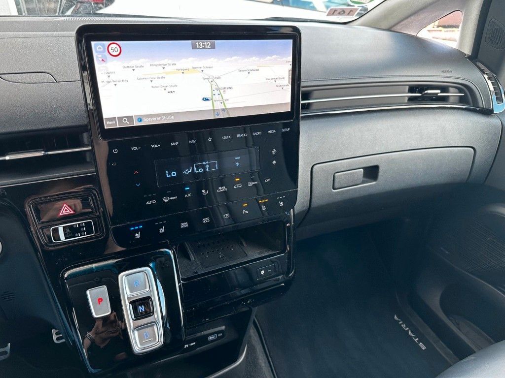 Fahrzeugabbildung Hyundai Staria Signature 7. Sitzer AWD 360°/Bose/Leder!