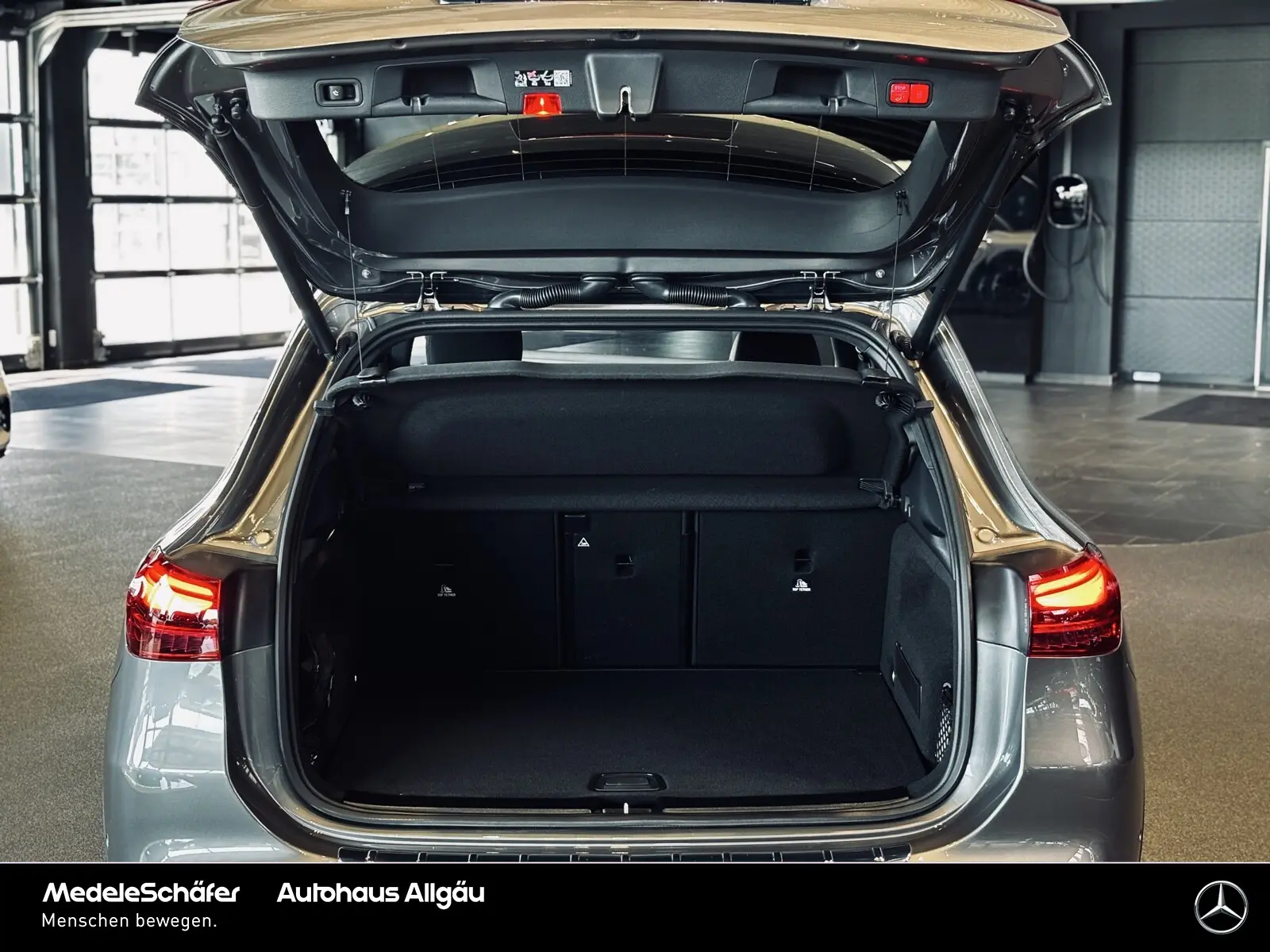 Mercedes-Benz GLA Progressive Night Distro AHK Keyless Amb, миниатюра 11