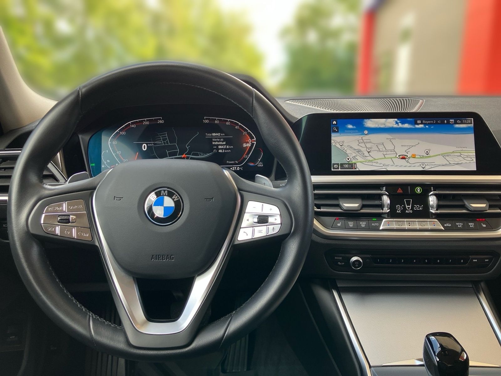BMW 320i xDrive Limousine Sport Line Laser H K STH foto 3