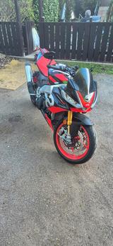 Aprilia Tuono v4 Factory - APRILIA TUONO FACTORY